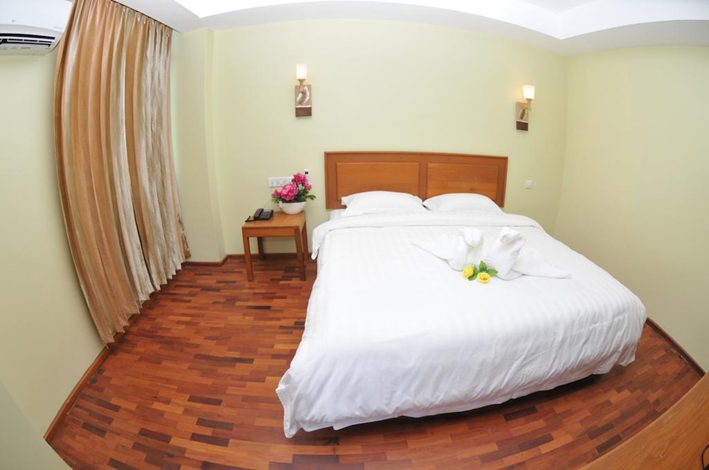 Shwe Phyu Hotel Mandalay Extérieur photo