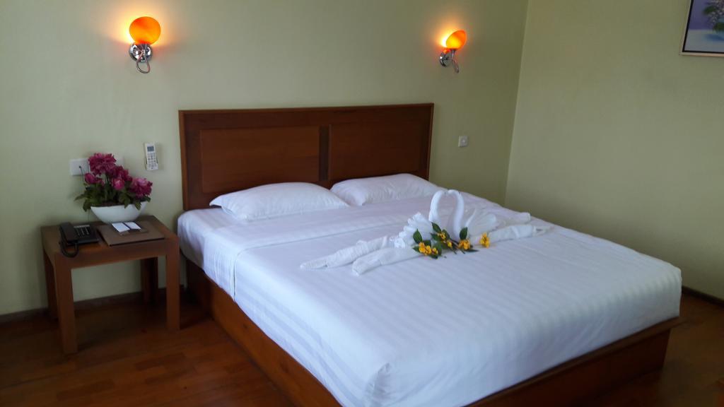 Shwe Phyu Hotel Mandalay Extérieur photo
