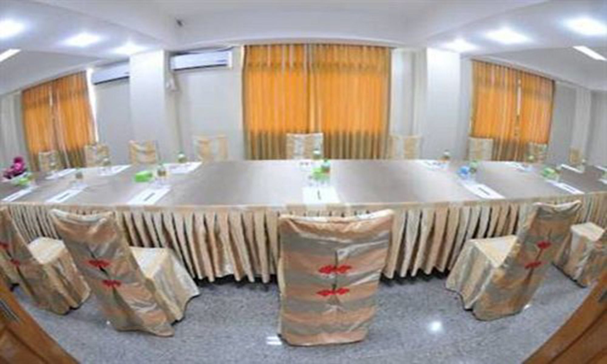 Shwe Phyu Hotel Mandalay Extérieur photo