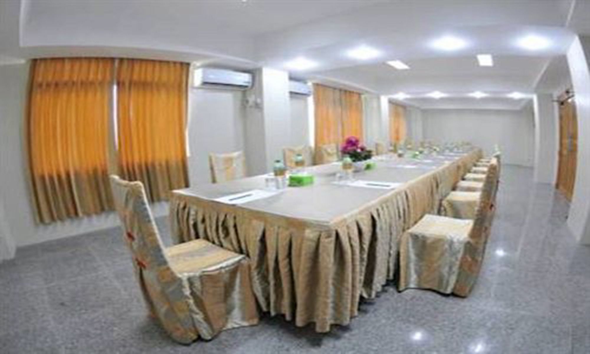 Shwe Phyu Hotel Mandalay Extérieur photo